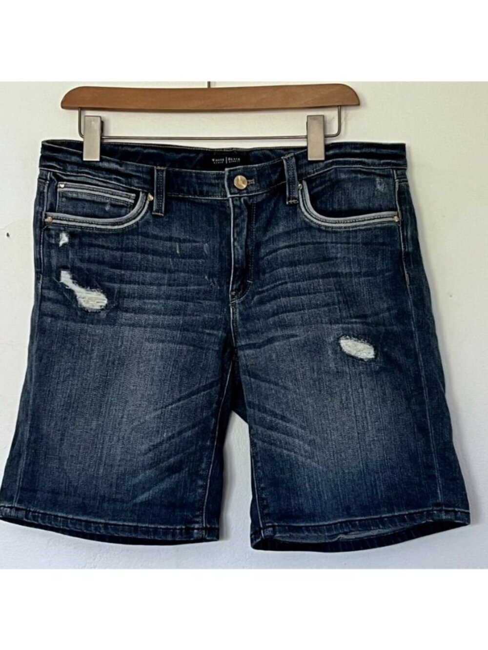 White House Black Market Jean Shorts Sz 8 Girlfriend Boho Distressed Soft Summer - Picture 2 of 11